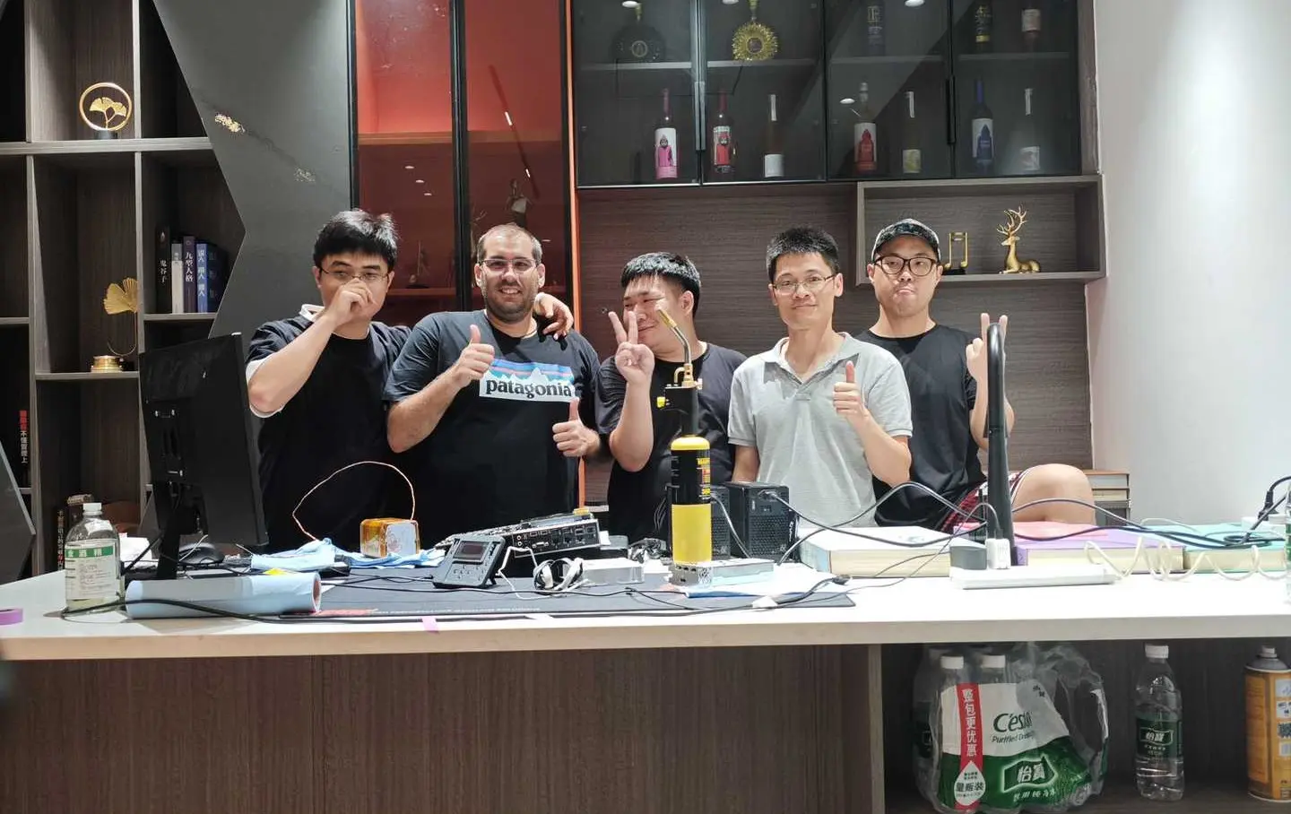 Intel Core i9 14900KF, Sıvı Helyum ile 9.13 GHz'e Uçtu: Yeni Dünya Rekoru!