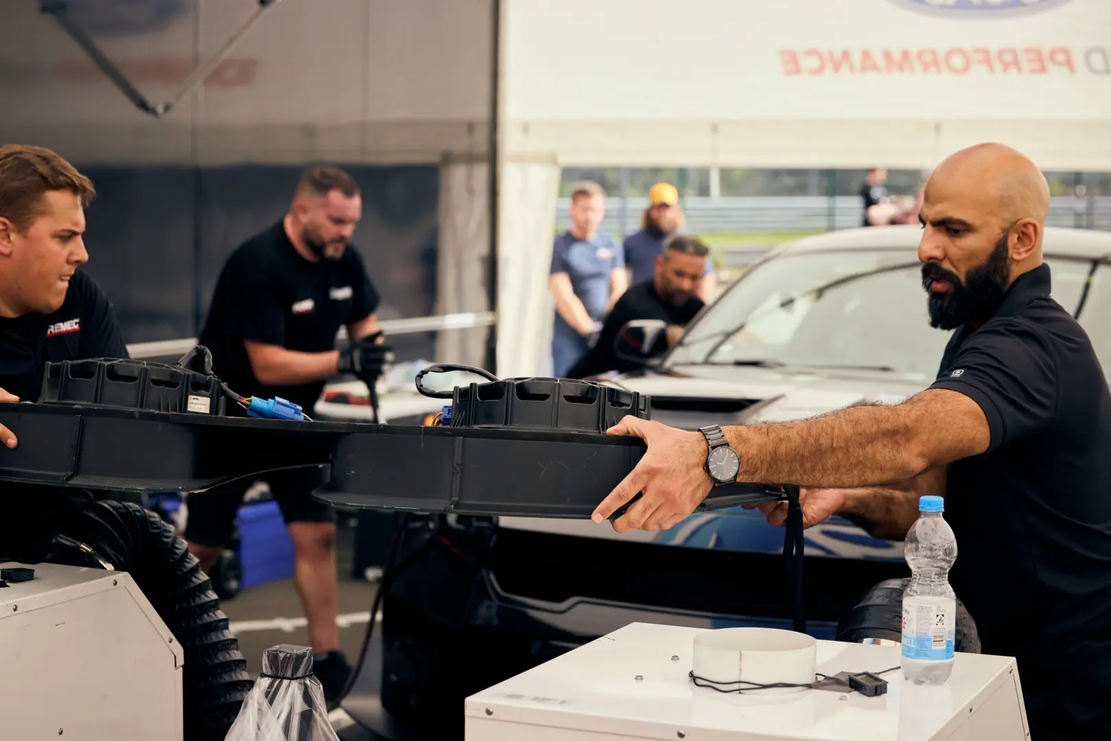 Nürburgring'de Rekabet Kızıştı: Mustang GTD ve Corvette ZR1'den Tarihi Başarılar!