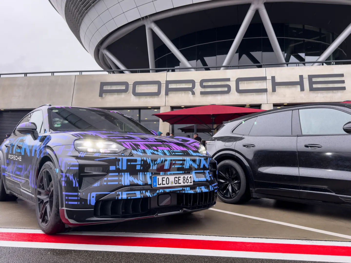 Porsche'nin Başarılı SUV Modeli Elektrikleniyor: Yenilikçi Teknolojilerle Tanışın!