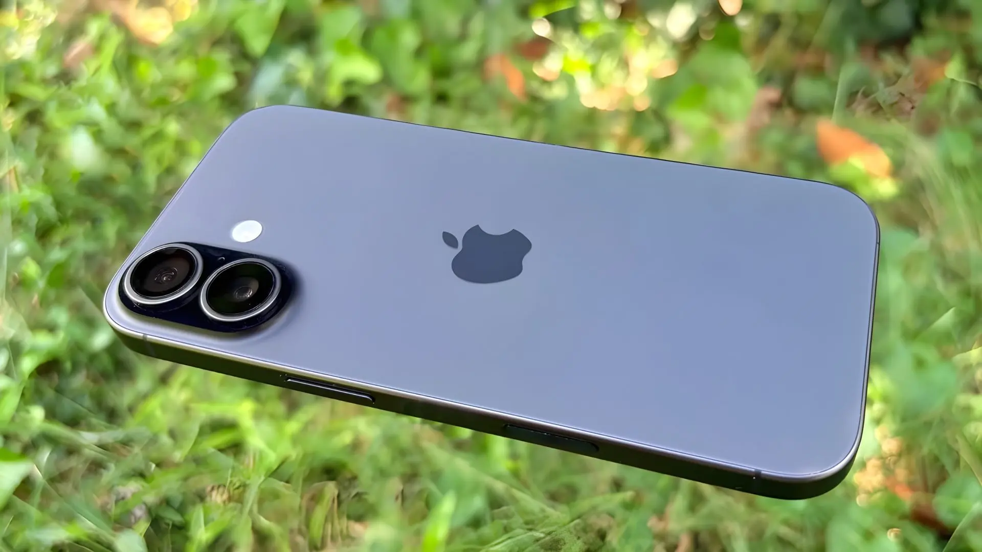 iPhone 17'nin Taban Modelindeki Fırtına Estiren Talep, Apple'ın Ortalama Satış Fiyatını Baskılıyor