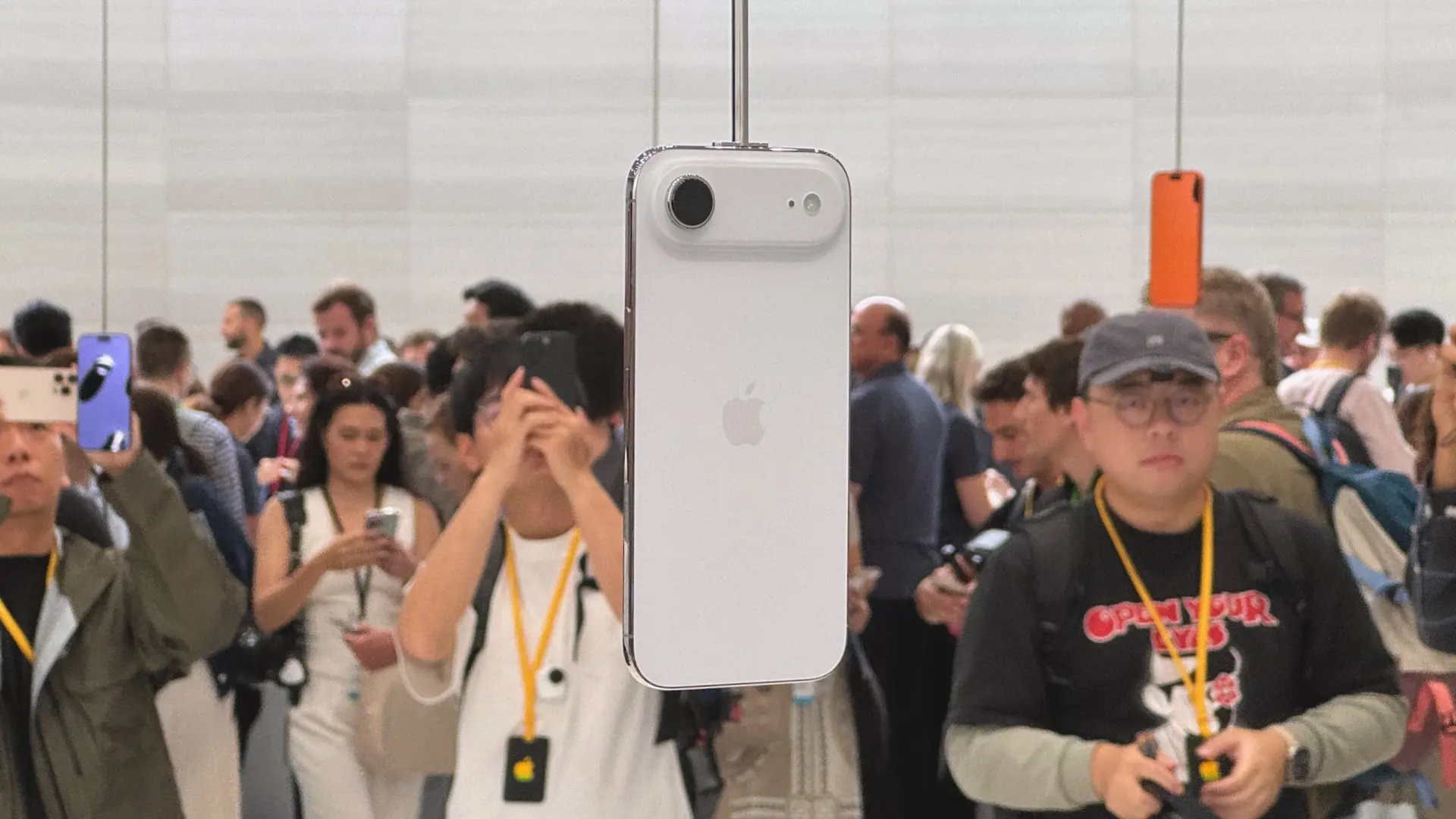 Apple'ın Yeni iPhone Ailesi Tanıtıldı: Hafiflik, Güç ve Standart Arasında Seçim Zamanı