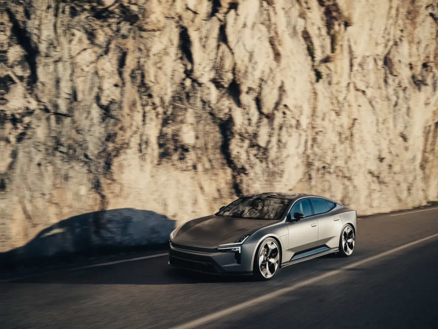 Geleceğin Sedanı Polestar 5 Tanıtıldı: Teknoloji ve Tasarım Buluşması