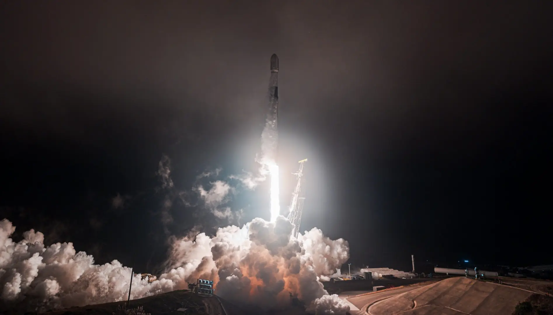 SpaceX Falcon 9 Rekor Kırıyor: 10 Günde 9 Fırlatma, Bir Roket 30 Kez Görevde!