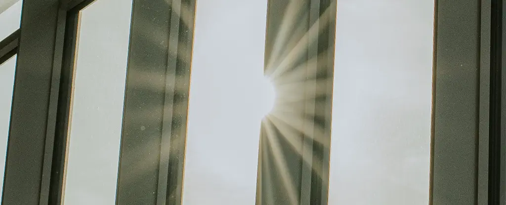 Pencereleriniz Artık Görünmez Güneş Panellerine Dönüşüyor!