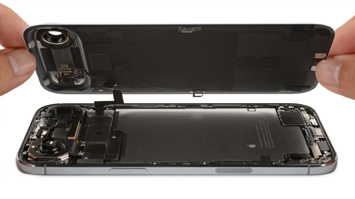 iPhone Air'ın İçinden Çıkanlar Şaşırttı: Bataryanın Hakimiyeti!