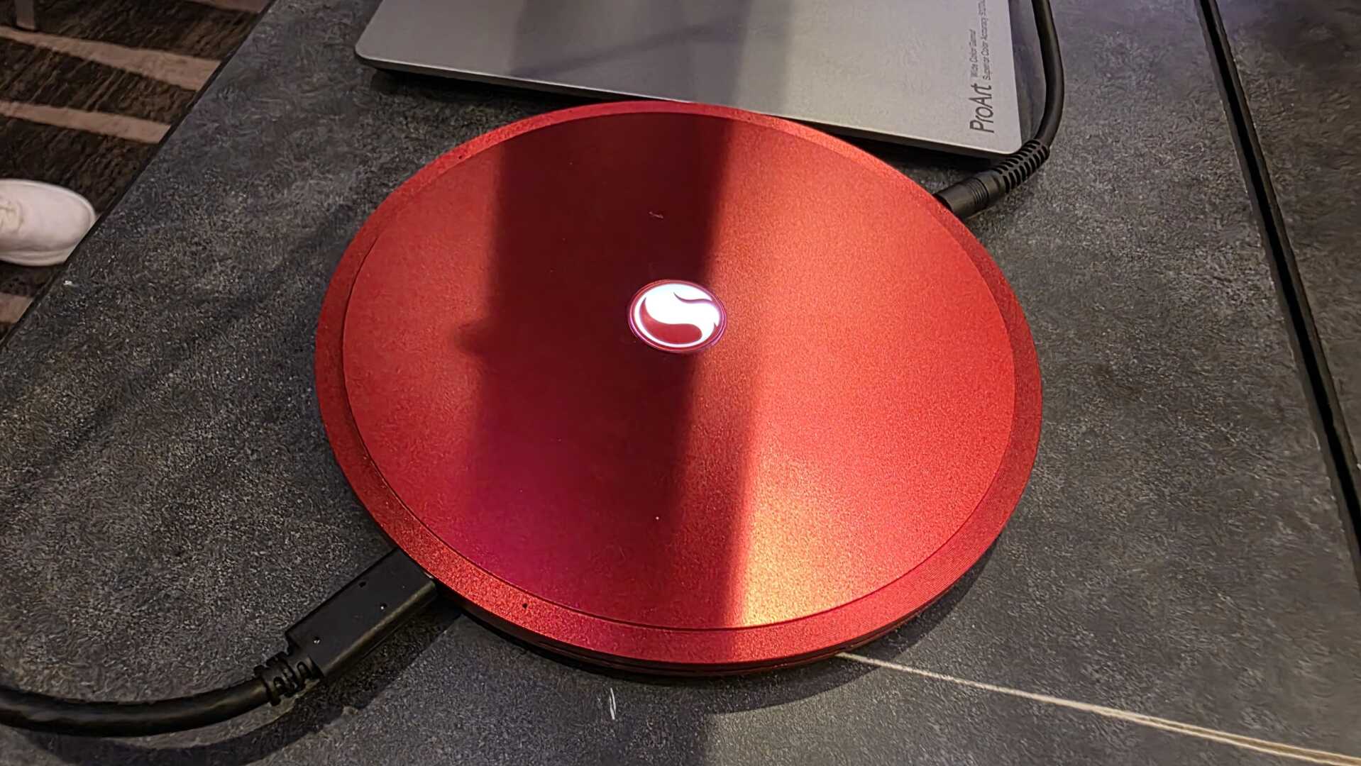 Şık ve İnce: Qualcomm'un Yeni Mini PC Tasarımları Dikkat Çekiyor