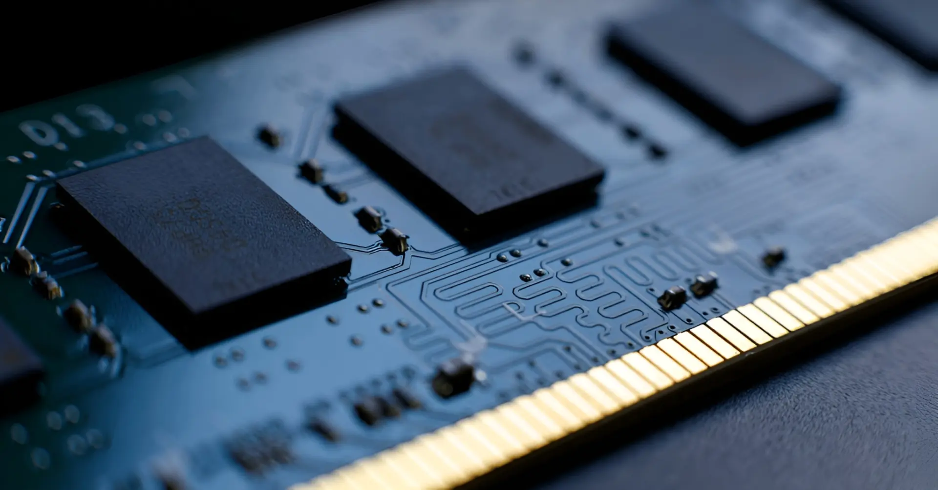 DRAM Fiyatları Uçuşa Geçiyor: Bellek Üreticileri Server DDR5'e Odaklanıyor!