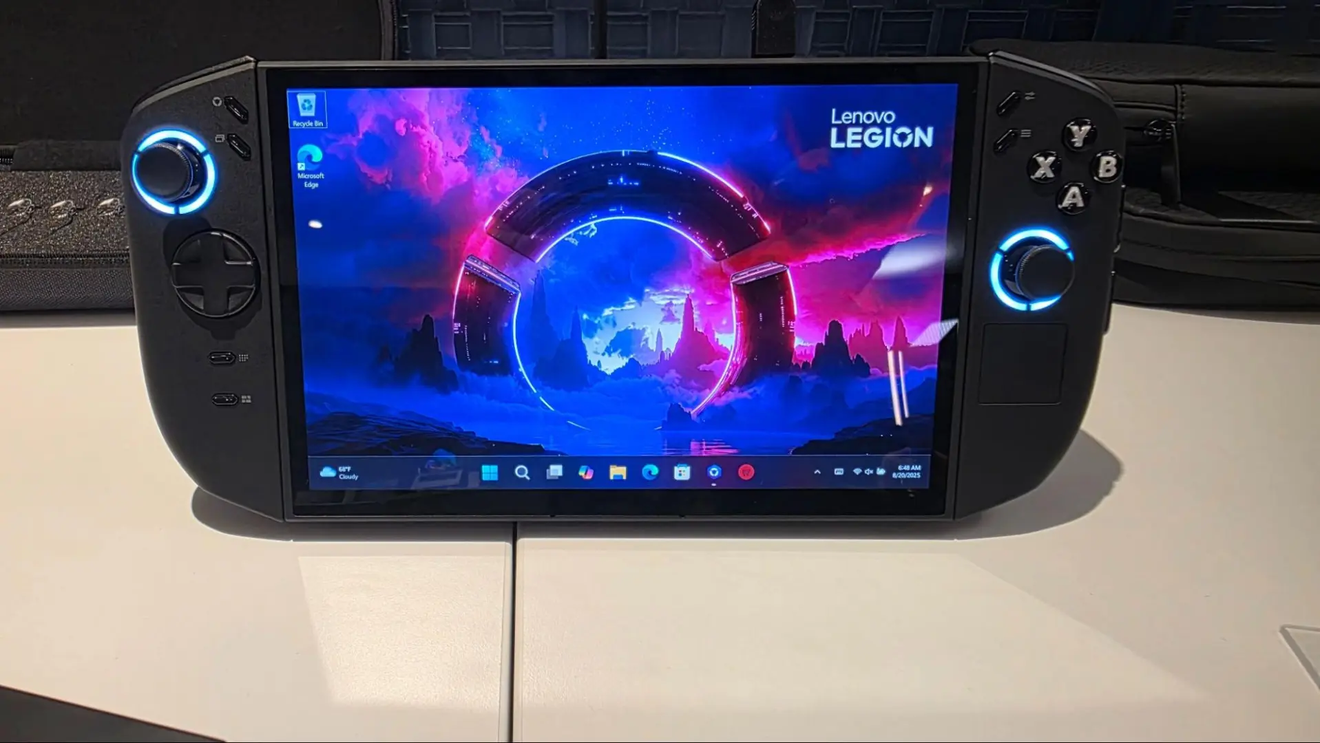 Lenovo Legion Go 2 Geliyor: OLED Ekran ve Yeni İşlemciyle Oyun Deneyimi Devrim Yaratacak!