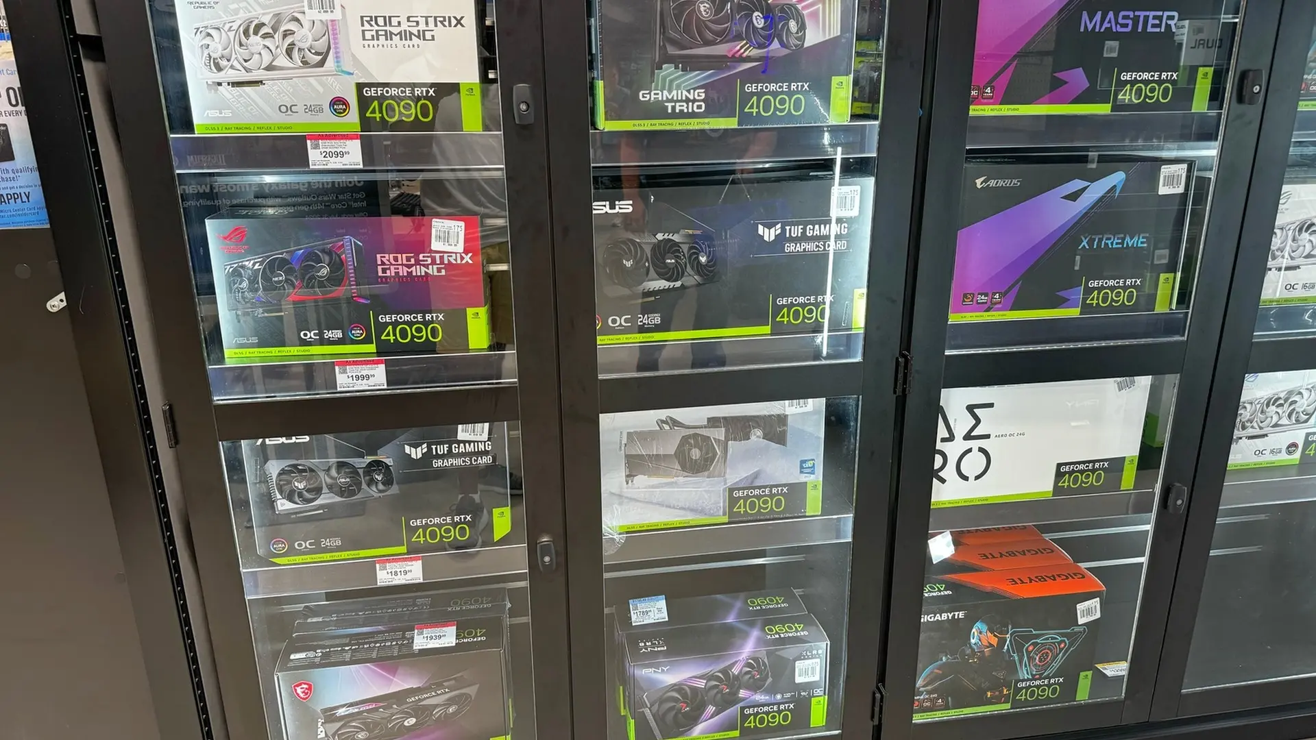 Gümrük Vergisi Endişesi Oyun Donanımı Satışlarını Uçurdu: Q2 2025'te GPU'lar Yüzde 27 Arttı!