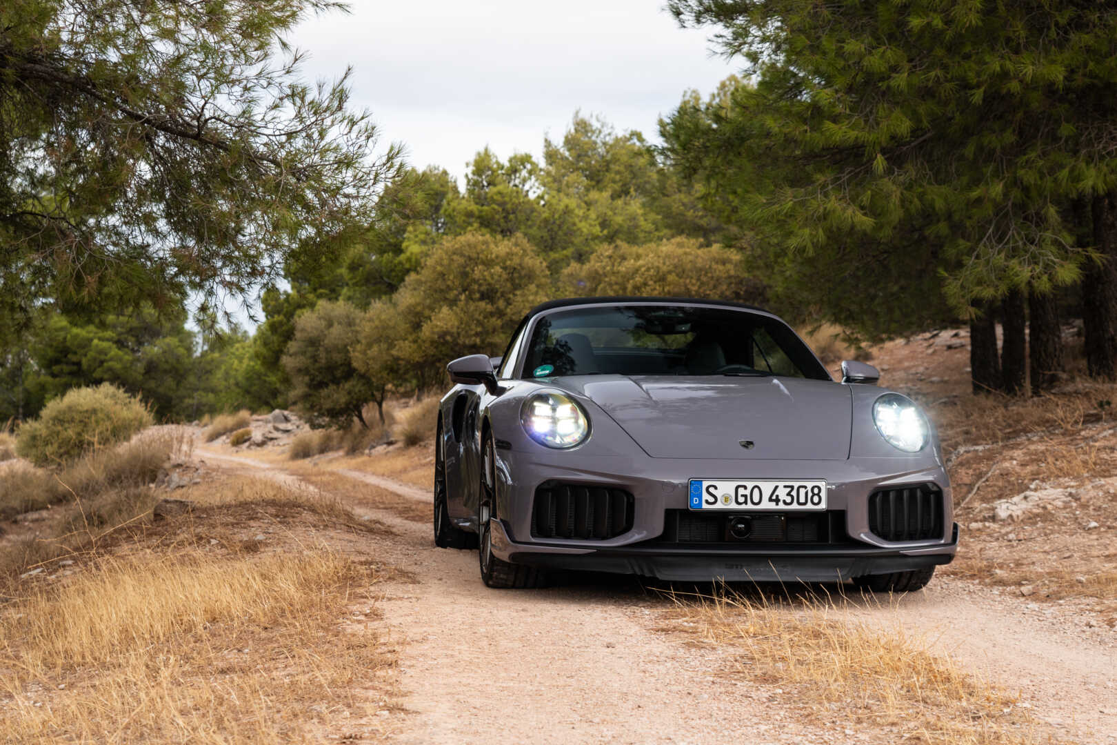 Porsche 911 Turbo S: 2026 Modeliyle Hız Canavarı Geri Döndü!
