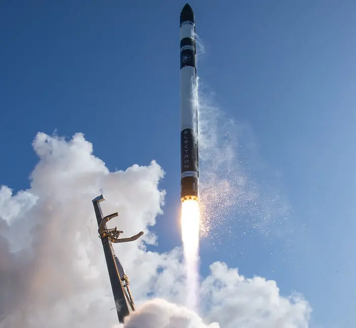 Uzayda Şok Gelişmeler: Roket Testinde Patlama, Avrupa'dan Mini Starship Hamlesi