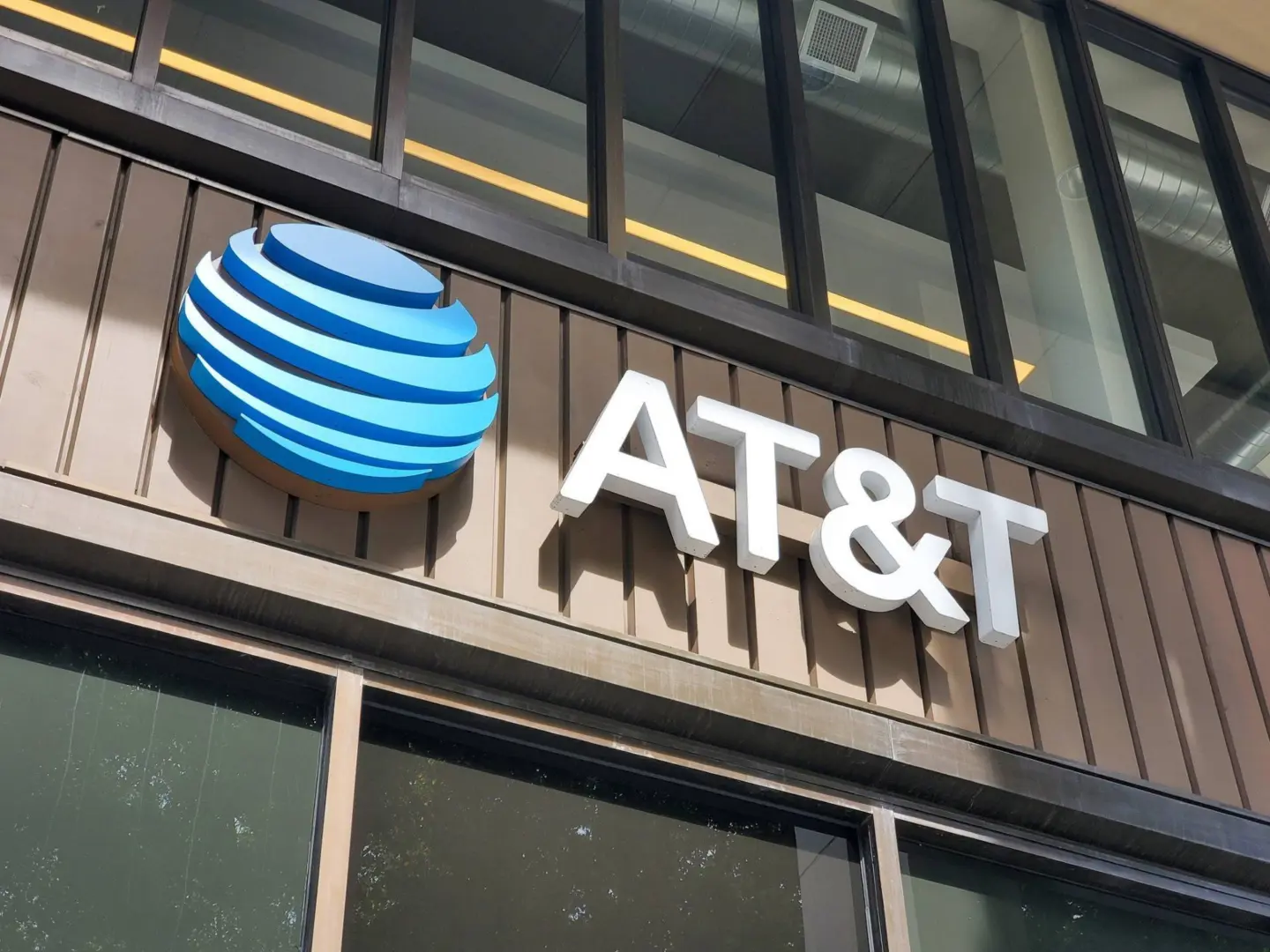 Türkiye'de 5G SA Hız Testi Sonucu: AT&T, T-Mobile'ı Geride Bıraktı!