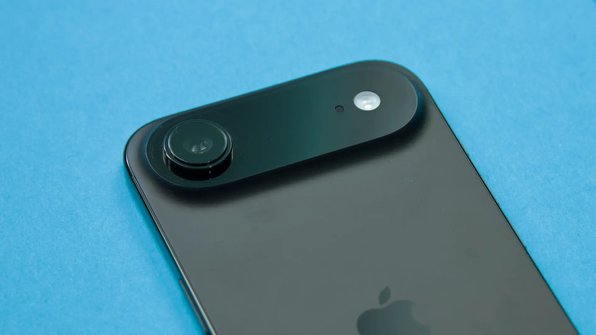 Apple'dan Sürpriz Geri Adım: iPhone Air Beklenen İlgiyi Görmedi mi?