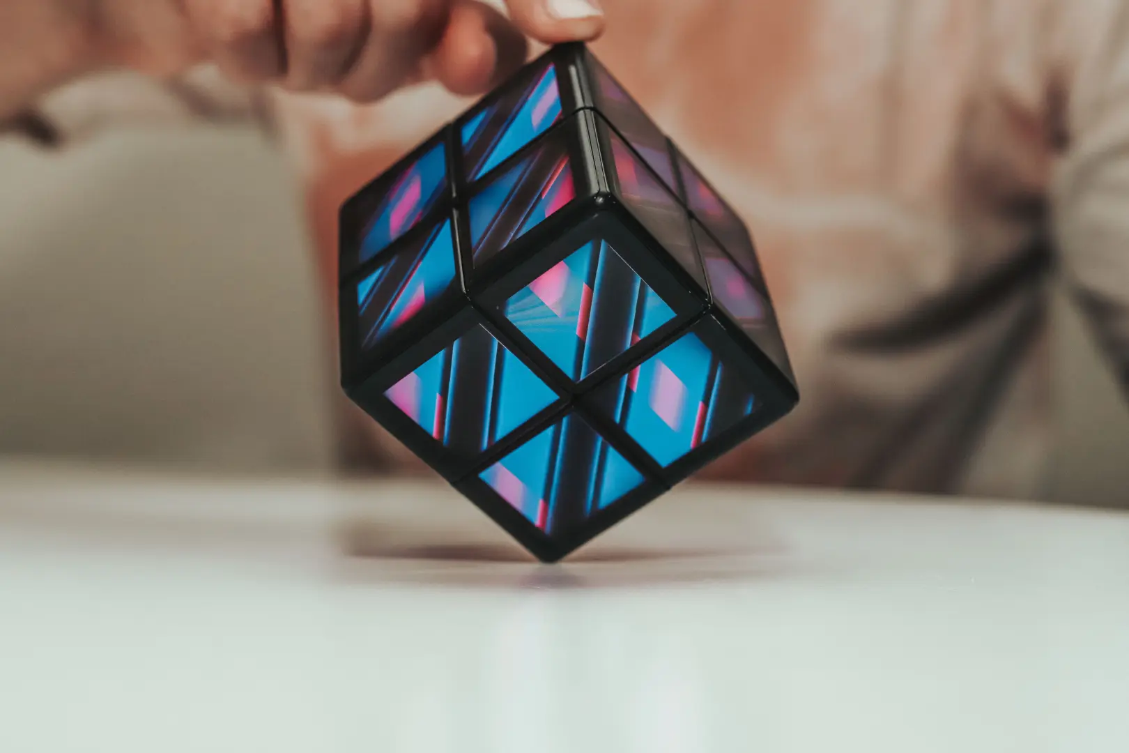 Rubik Küp Yeniden Döndü! 299 Dolar'lık Teknolojik Harika Teknoscope'ta!