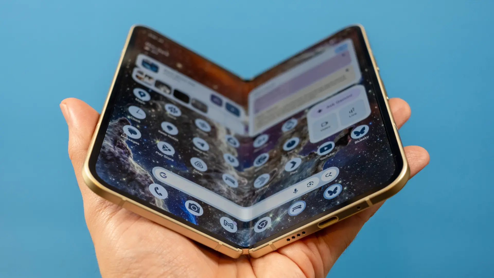 Google Pixel 10 Pro Fold: Katlanabilir Telefonlarda Yeni Dönem mi? Fiyat Etiketi Ağır Basıyor!
