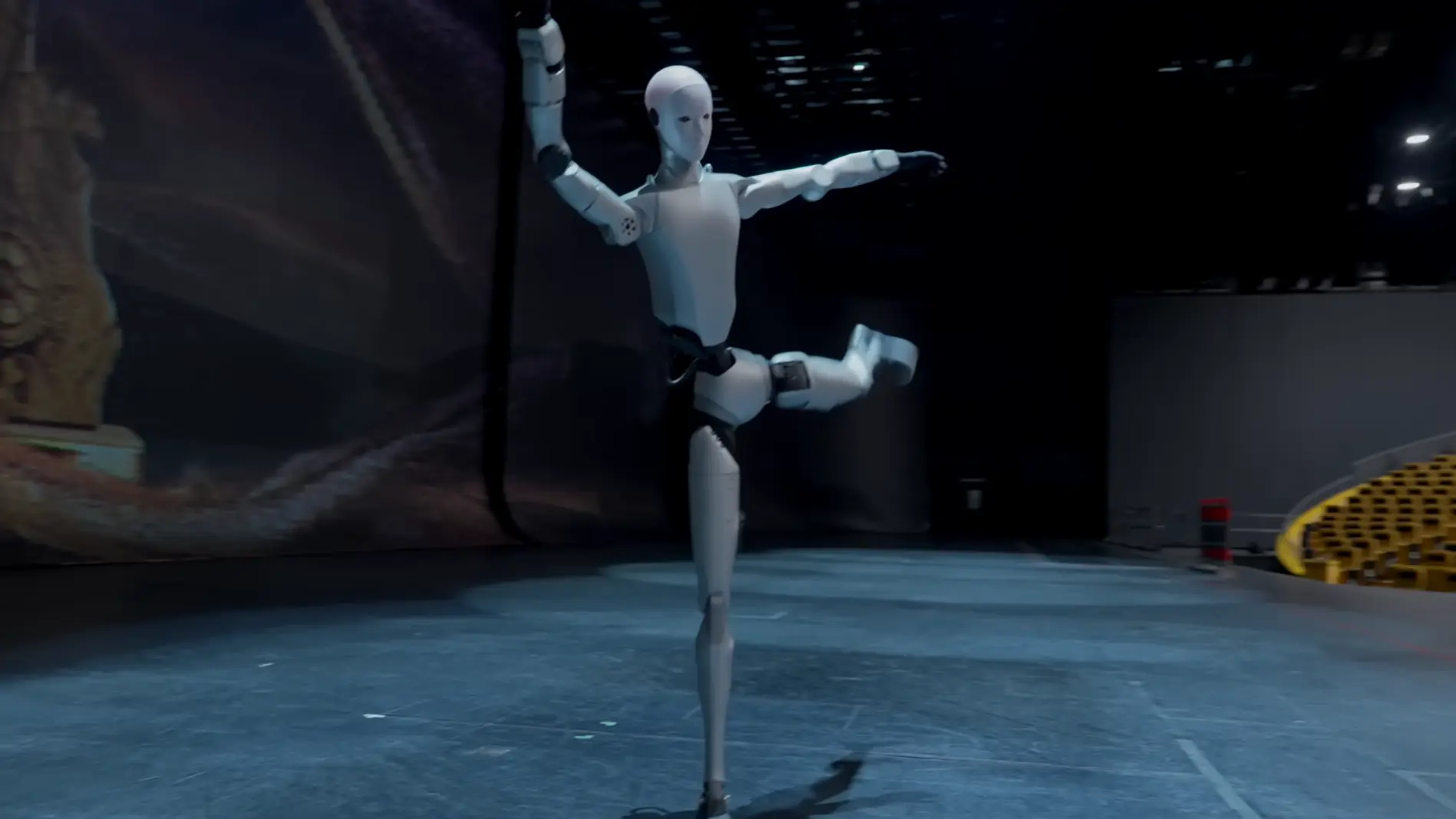 İnsan Gibi Hareket Eden Robot H2: Karate Bile Yapabiliyor!