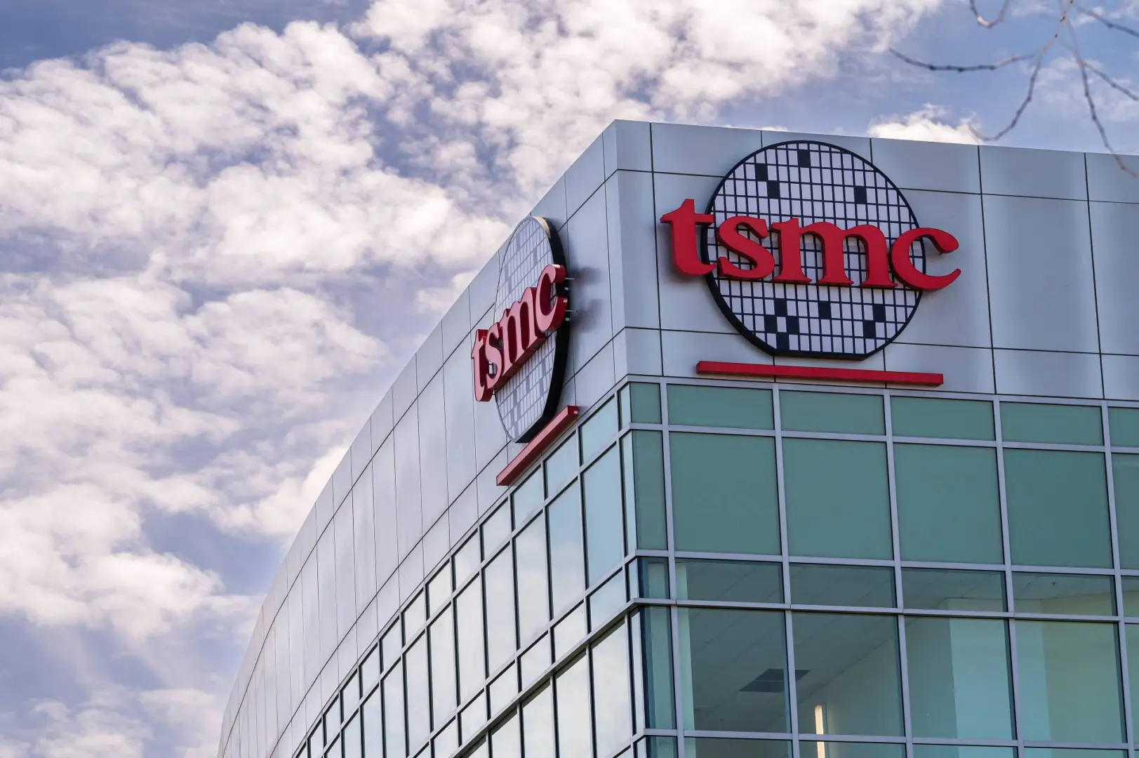 TSMC'nin 2nm Üretim Kapasitesi 2026 İçin Tamamen Doldu, Dev Üretici Gelecek Yıl Ayda 100 Bin Yonga Üretmeyi Hedefliyor