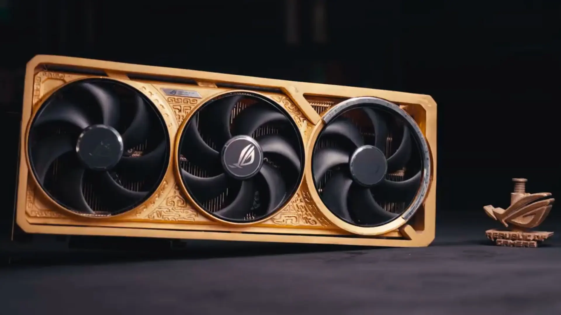 Milyon Dolarlık Ekran Kartı Gerçek Oldu: 5 Kg Altından Yapılan ROG Astral RTX 5090D'nin Üretim Süreci Ortaya Çıktı!