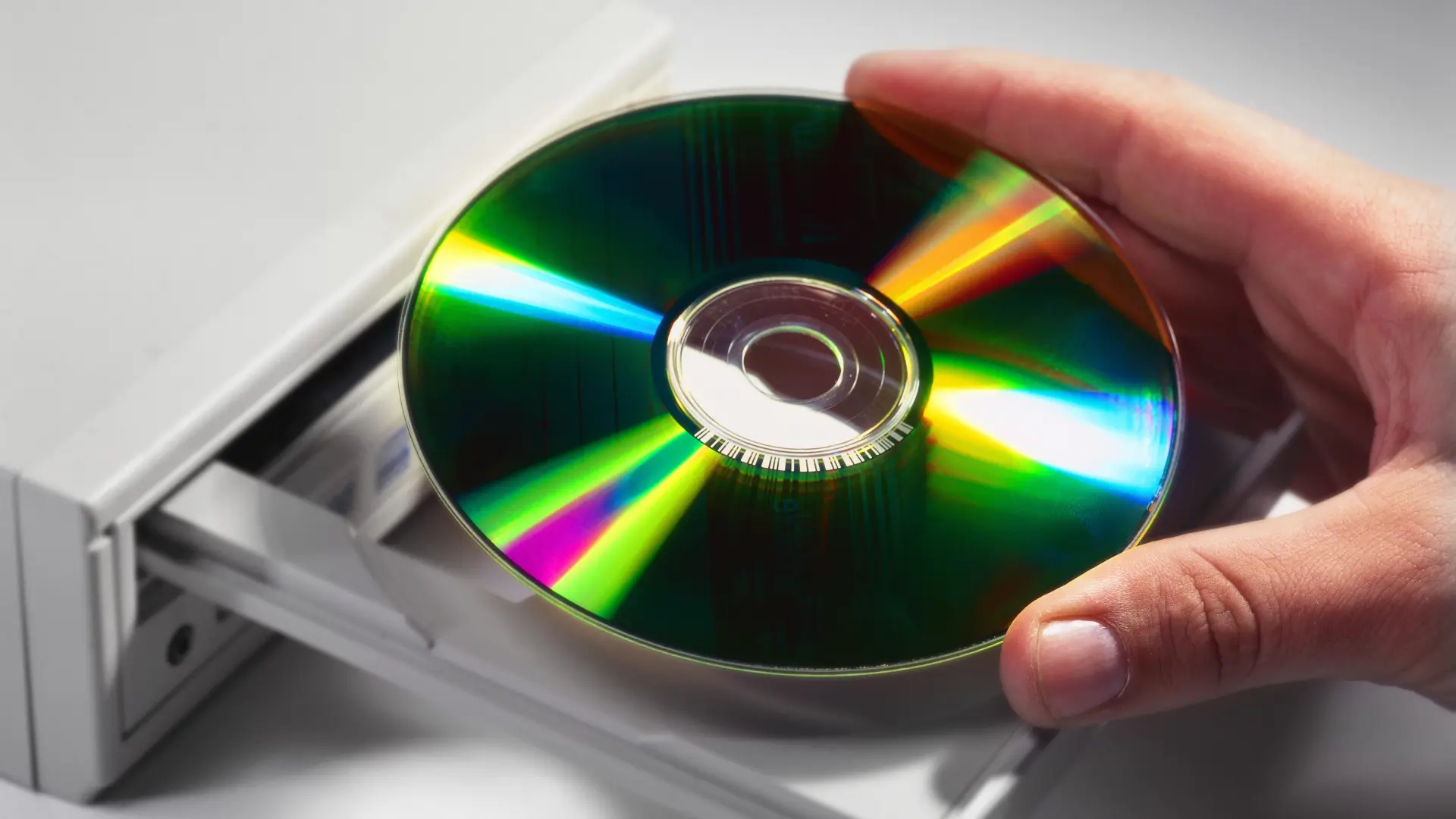 Windows 10'un Sonu Geldi, Gözler Optik Sürücülere Çevrildi: Japonya'da Blu-ray Talebi Tavan Yaptı!