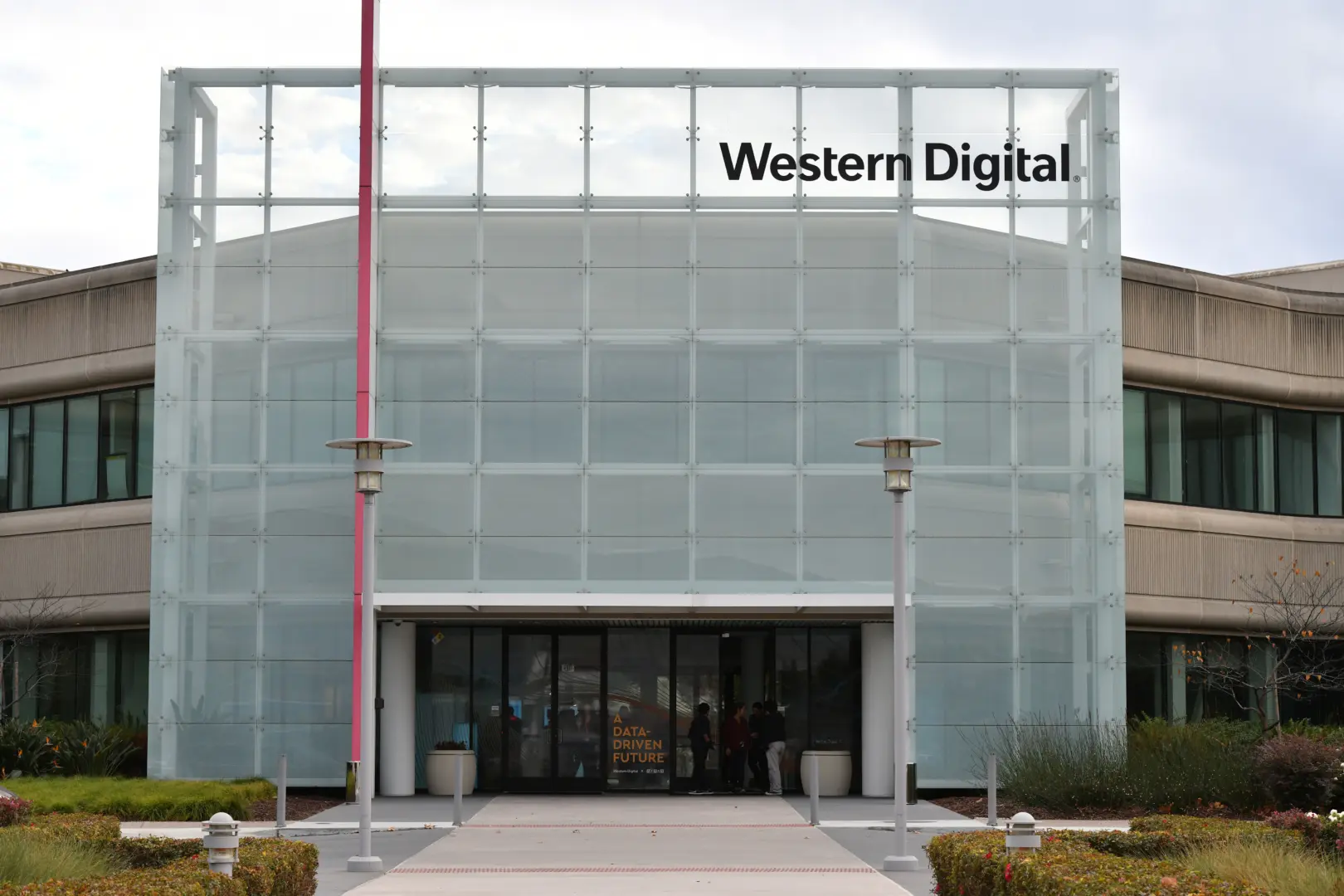 Western Digital'dan Tartışmalı SMR Sabit Diskleri İçin Soruşturma: 2021 Davasına Yol Açan Hatalı Modeller Yine Sorun Çıkarıyor