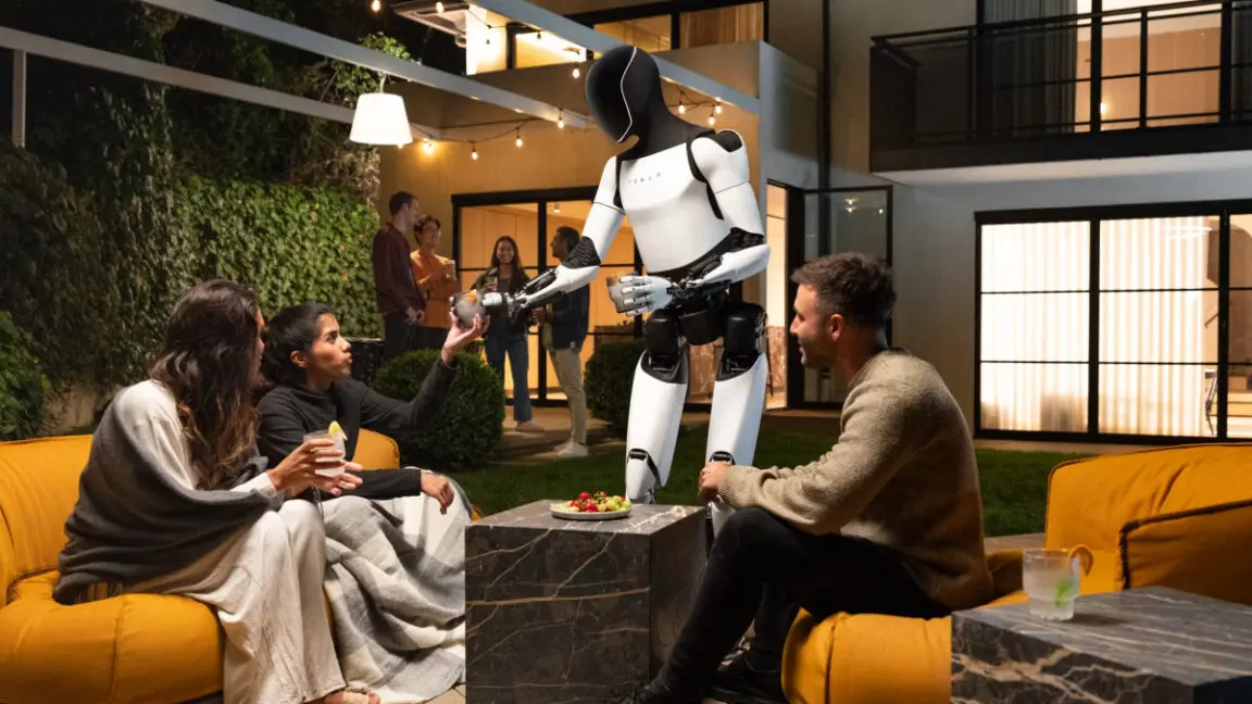 iRobot Kurucusundan Vurgun Uyarı: Yürüyen Robotlardan 3 Metre Uzak Durun!