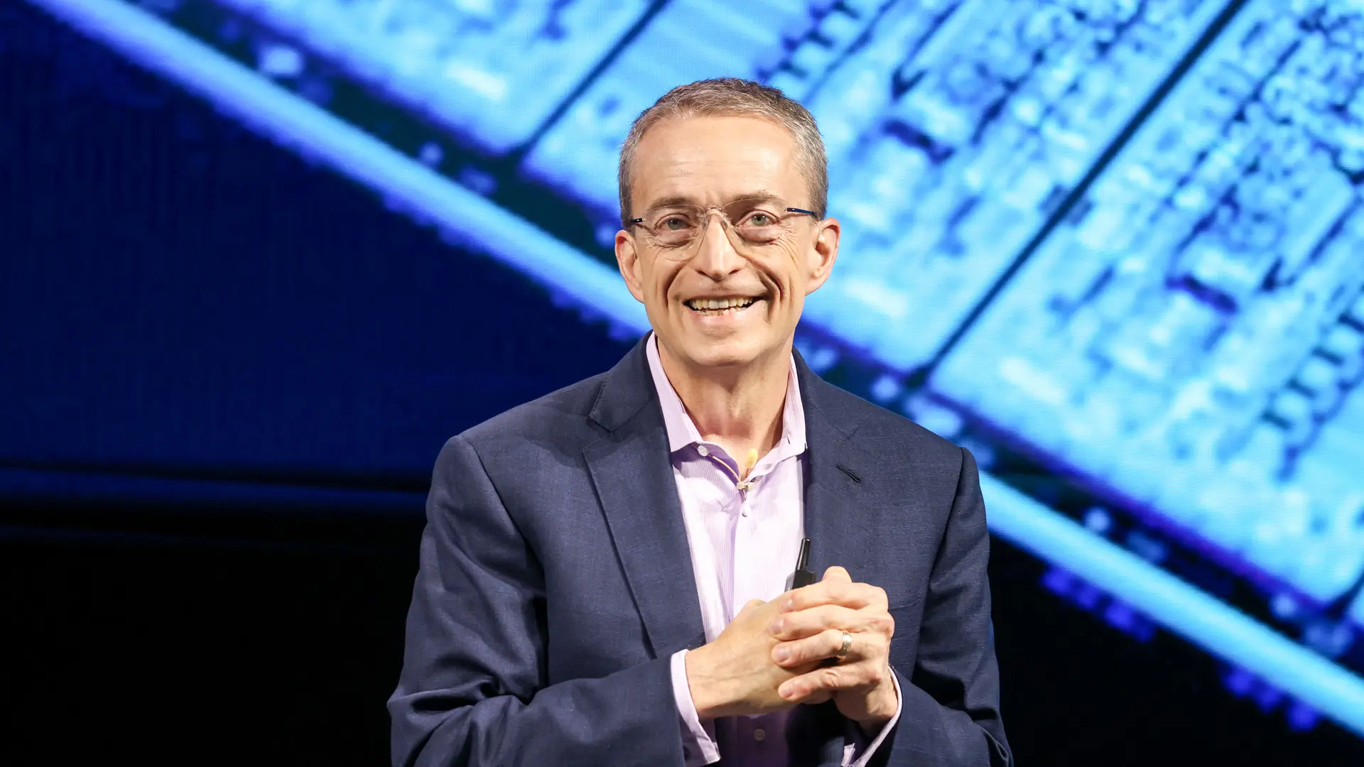 Eski Intel CEO'su Gelsinger'dan Nvidia ve TSMC'ye Övgü: ABD Topraklarında Üretim Bir Başarı