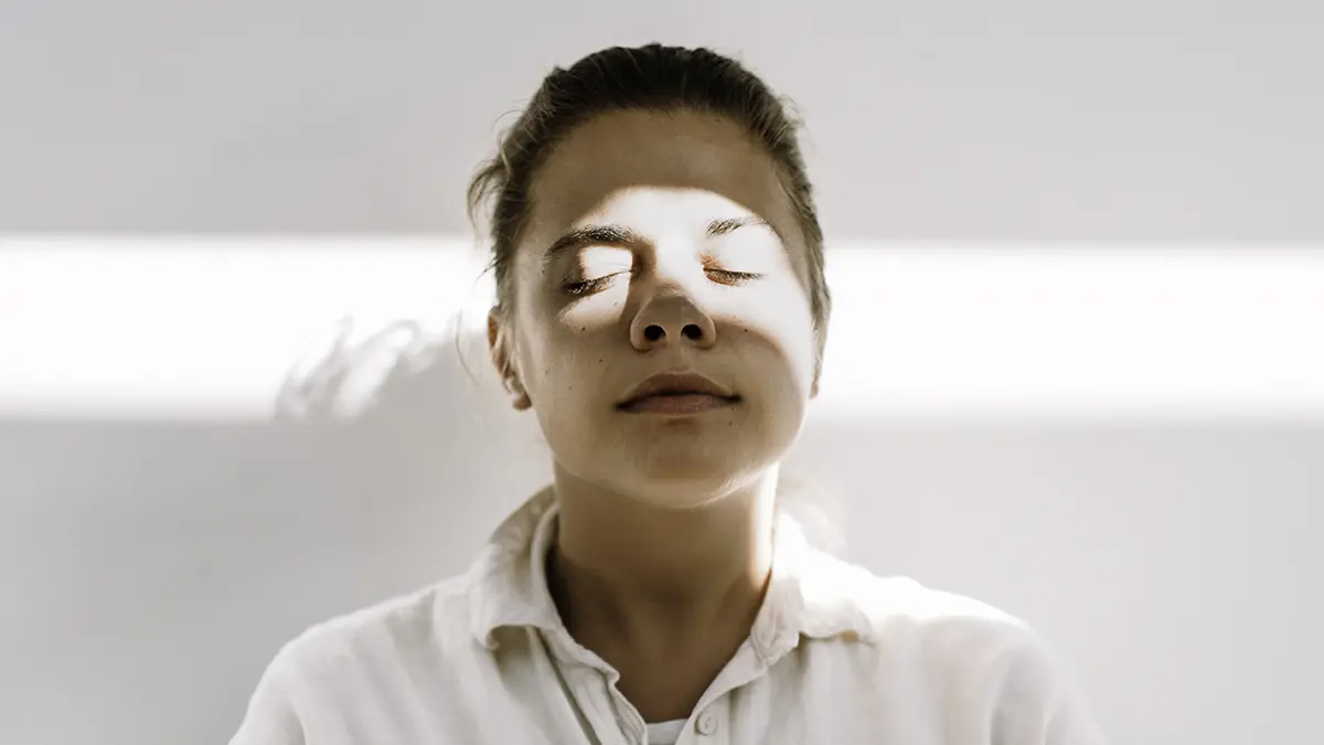 Beyninizin 'Boşluk Anları': Uyku Eksikliğinde Bir Bakım Molası Mı?