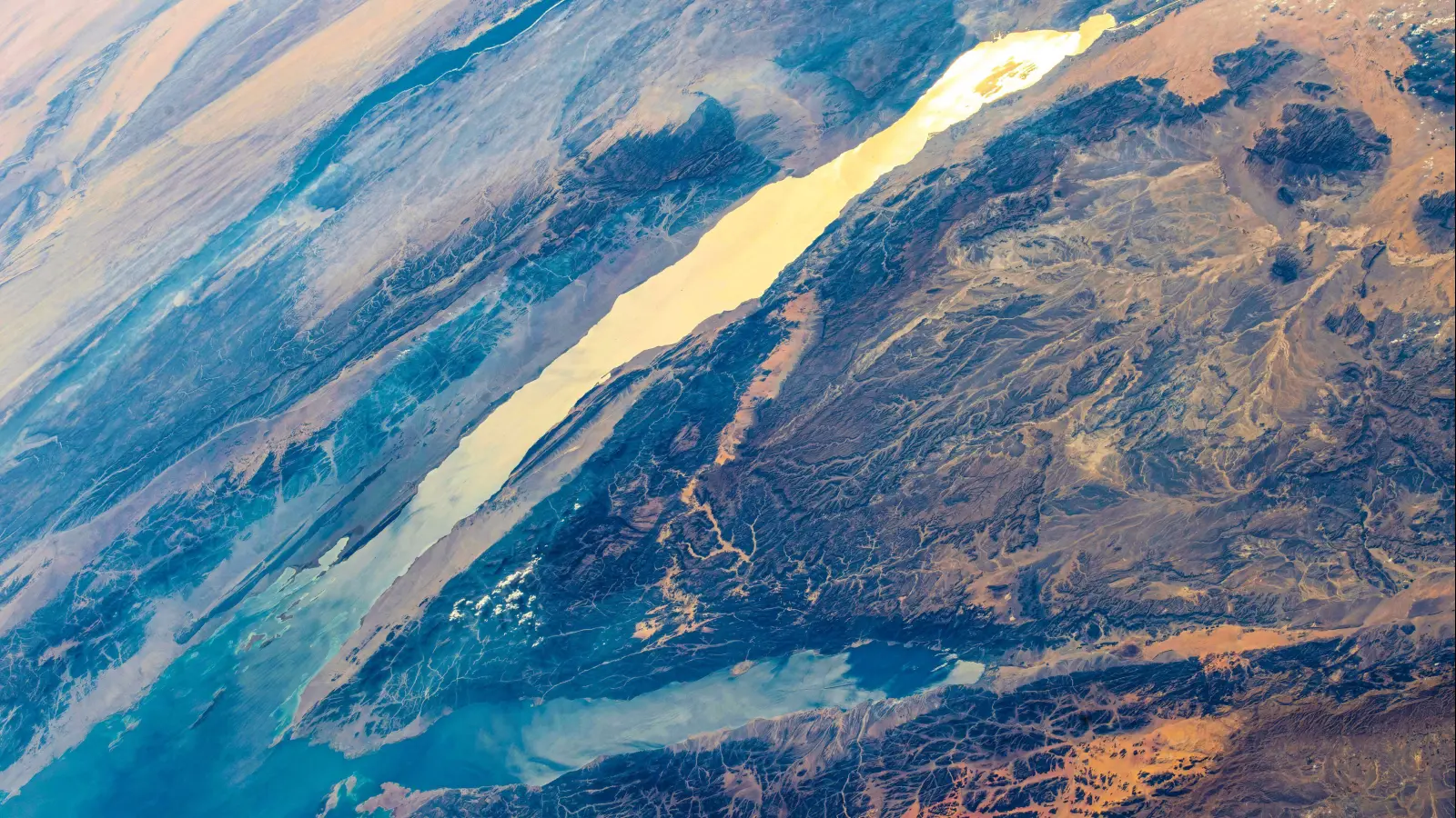 Afrika ve Asya'yı Ayıran Körfez Beklenenden Çok Daha Aktif Çıkı!