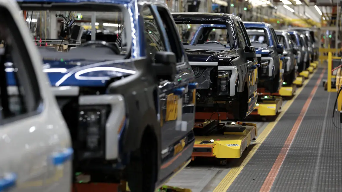 Ford F-150 Lightning Üretimi İçin Belirsizlik Sürüyor: 