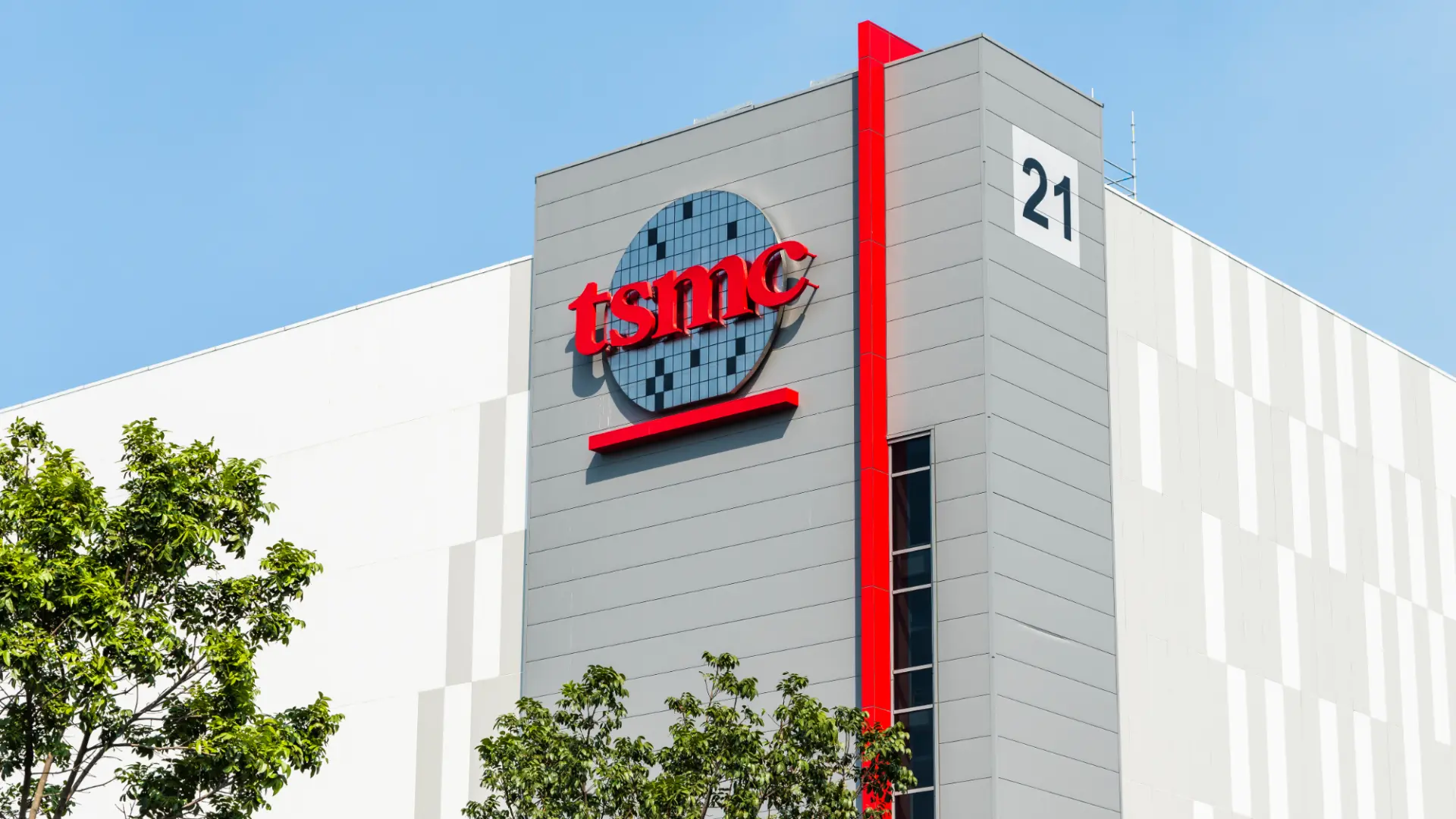 TSMC'den Rakibine Büyük Suçlama: Eski Yöneticisi Sırları Çalmakla Suçlanıyor