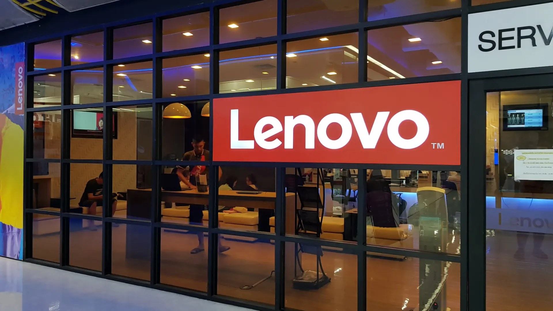 Lenovo'dan Hamle: RAM Fiyatları Uçarken 2026'ya Kadar Stoklarını Doldurdu!