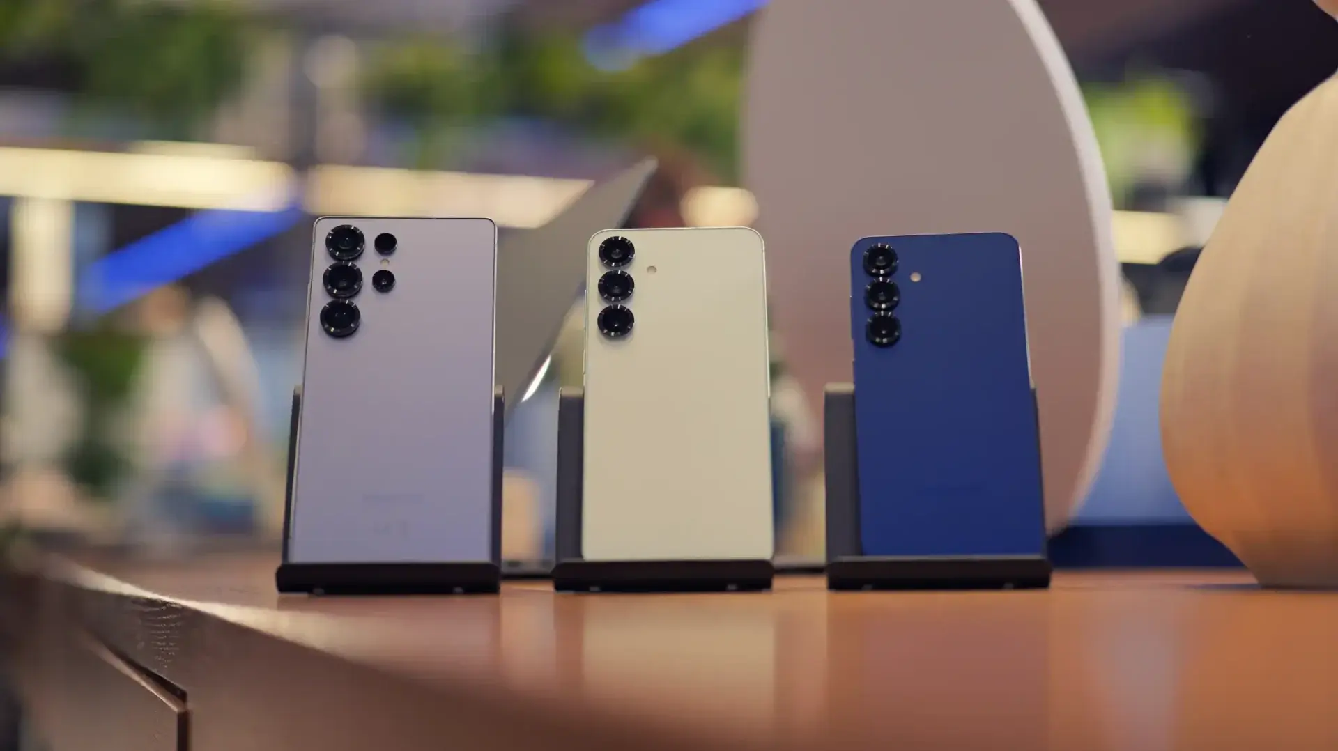 Samsung Galaxy S26'nın Yüksek Satış Hedefi Fiyat Artışıyla Karşı Karşıya