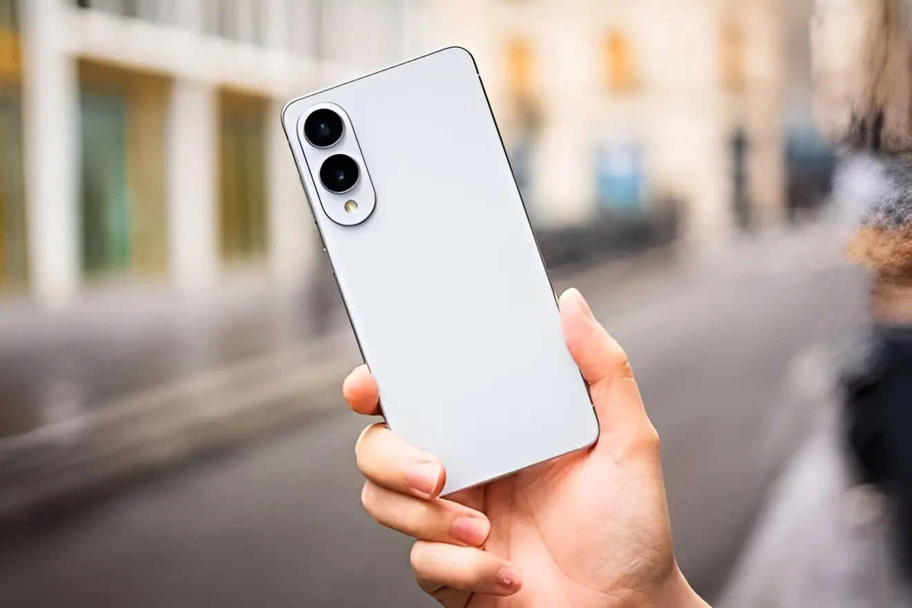 Samsung Galaxy S26 Serisi Boyutları Ortaya Çıktı: Standart Model Büyüyor, Ultra Kilo Veriyor!