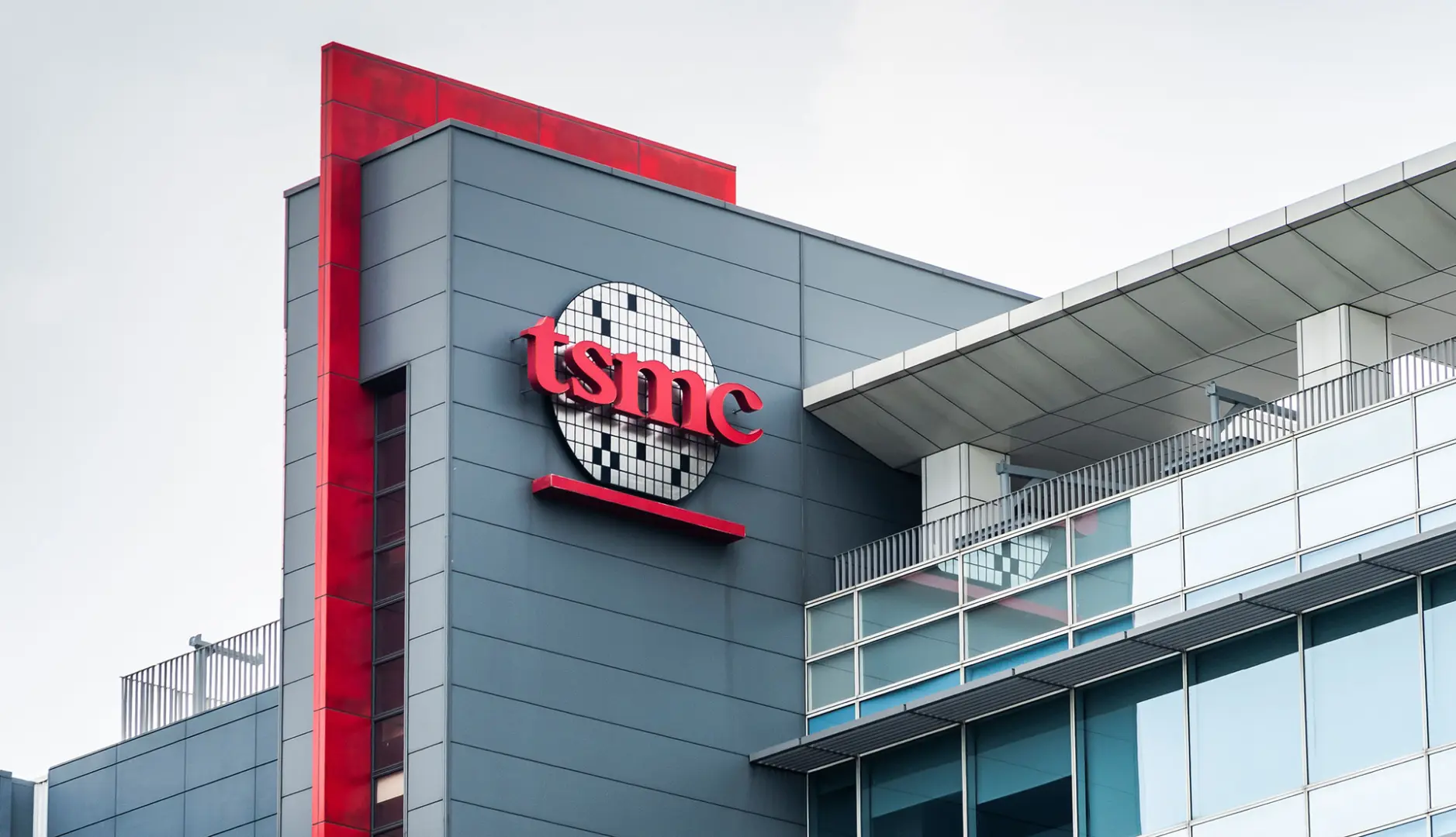 TSMC Apple'ı Tahtından Edebilir mi? Teknoloji Devleri Arasındaki Rekabet Kızışıyor!