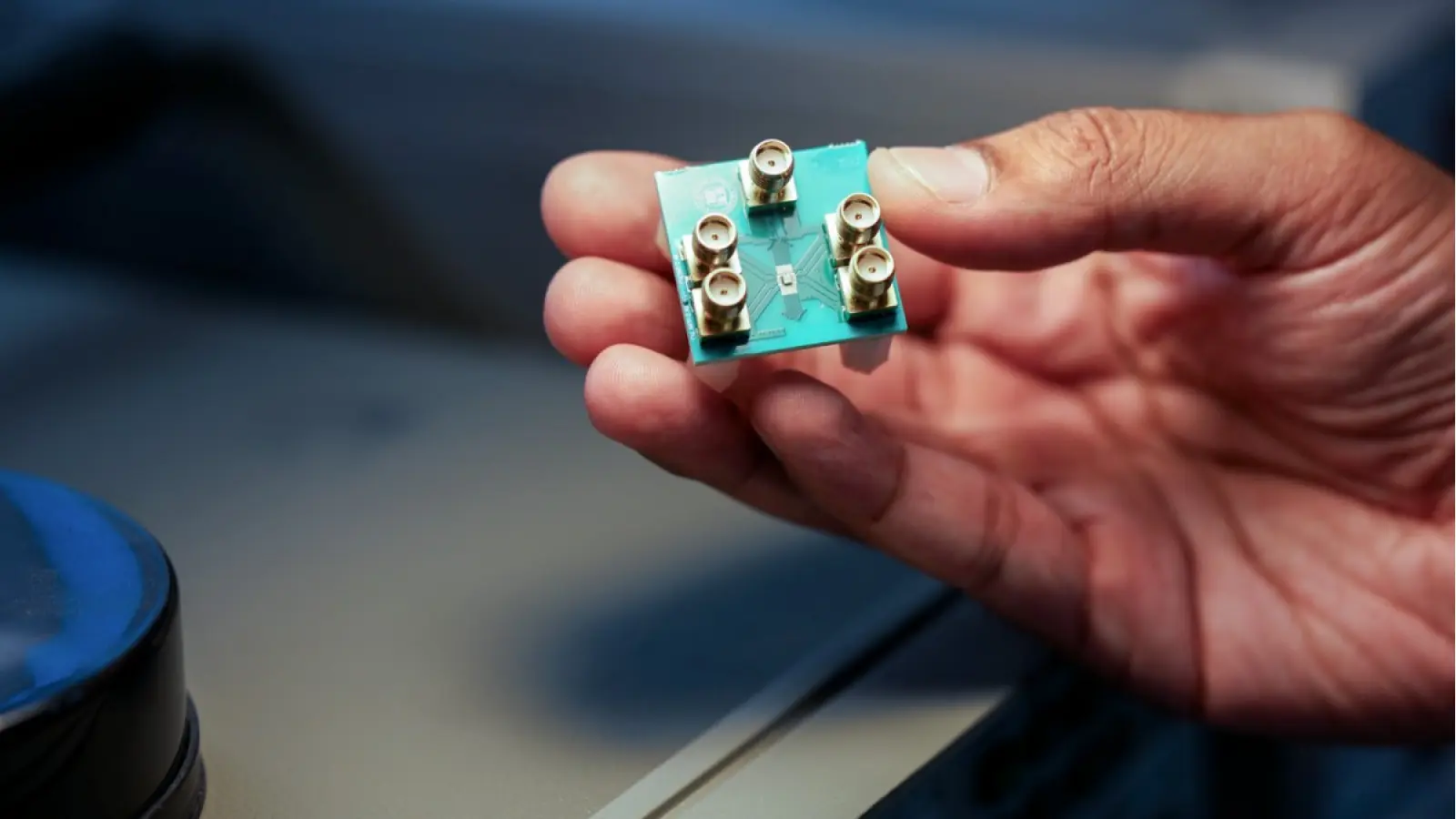 Bilim Dünyasından Devrim Niteliğinde Adım: Mikrodalga Gücüyle Çalışan Bilgisayar Çipi Geliştirildi!