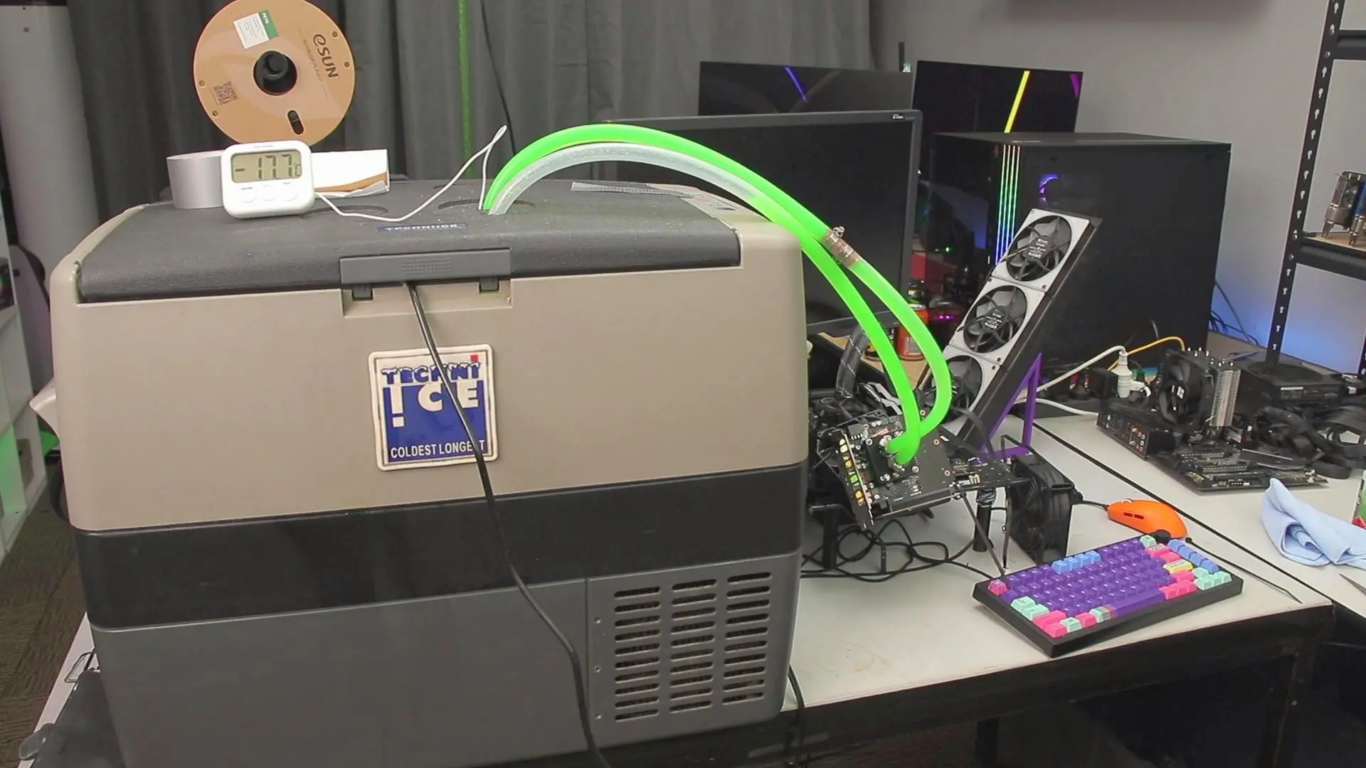 Kamp Buzdolabıyla RTX 5050'yi Dünya Rekoruna Taşıdı: Clock Speed'de %23 Artış!