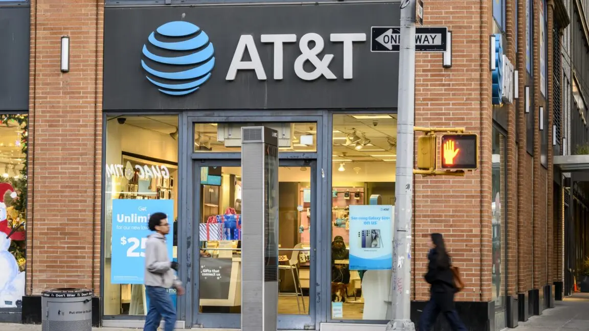 AT&T'ye 'Bedava iPhone' Reklamı Nedeniyle Ceza: Gerçeği Yansıtmadığına Karar Verildi