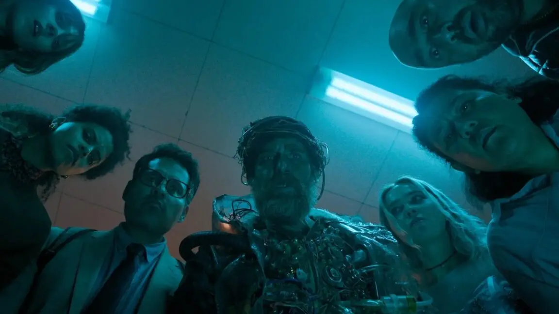 Gelecekten Gelen Bir Zaman Yolcusu: Yapay Zeka Kıyametiyle Mücadele Başlıyor!