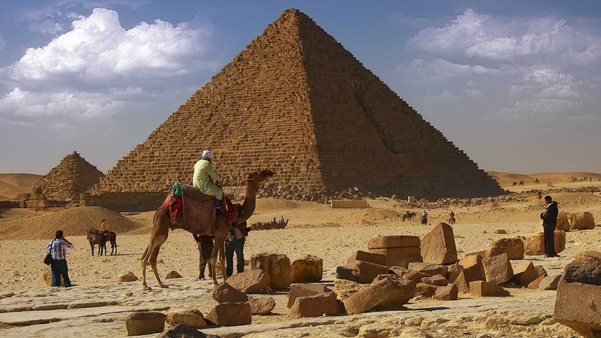 Giza'daki Menkaure Piramidi'nde Gizemli Boşluklar: Yeni Bir Giriş mi Var?