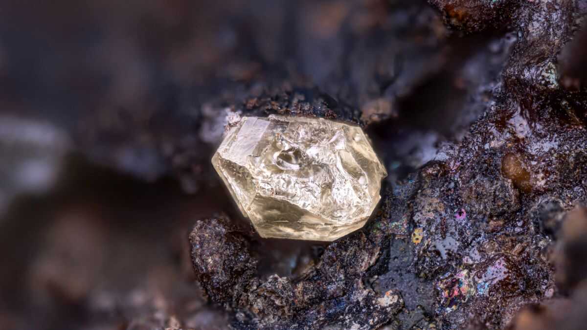 Ay Kayası Açıldı, İçinden 4.5 Milyar Yıllık Sır Çıktı!