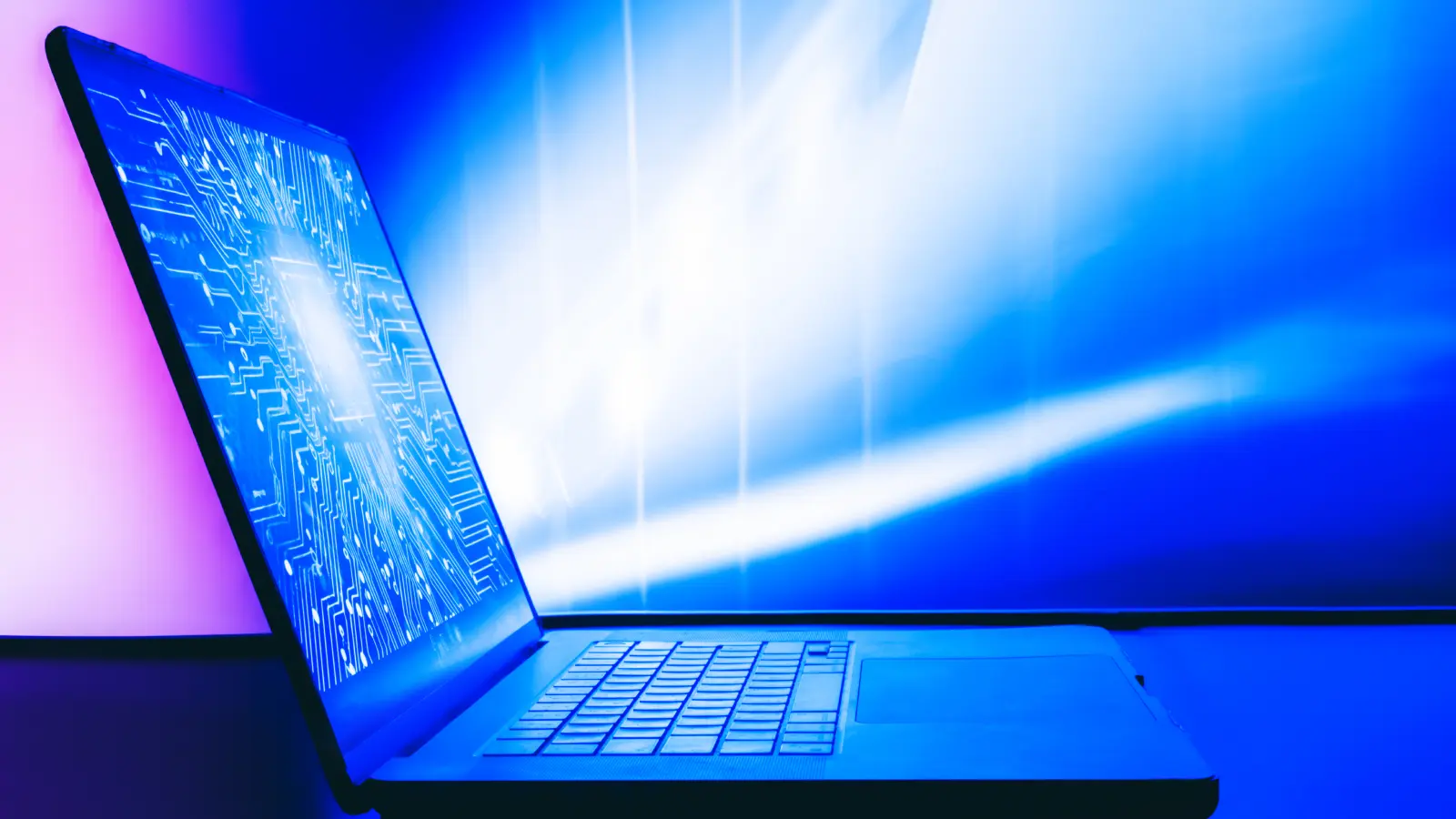 Artık Dizüstü Bilgisayarlar Kuantum Hesaplamalara Kapı Aralıyor: Süper Bilgisayarlar Devri Kapanıyor mu?