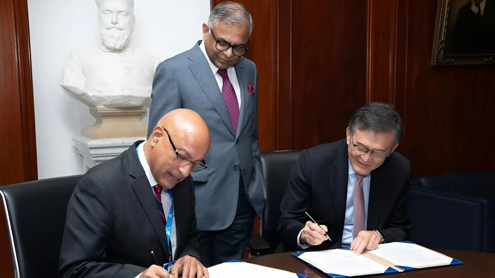 Intel Hindistan'da 14 Milyar Dolarlık Dev Yatırımla Üretime Başlıyor