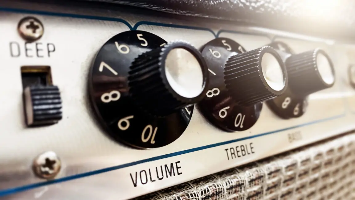 Gitar Tutkunları Dikkat: Dijital Amfiler Artık Gerçek Gibi!