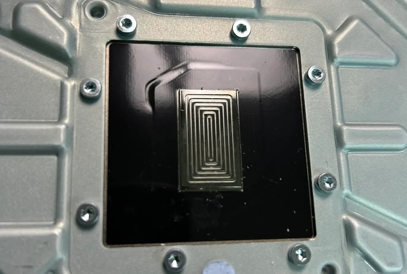 Sony PS5'ler Sessizce Güncellendi: PS5 Pro Benzeri Sıvı Metal Termal Macun ile Daha İyi Soğutma ve Sıfır Sızıntı Riski