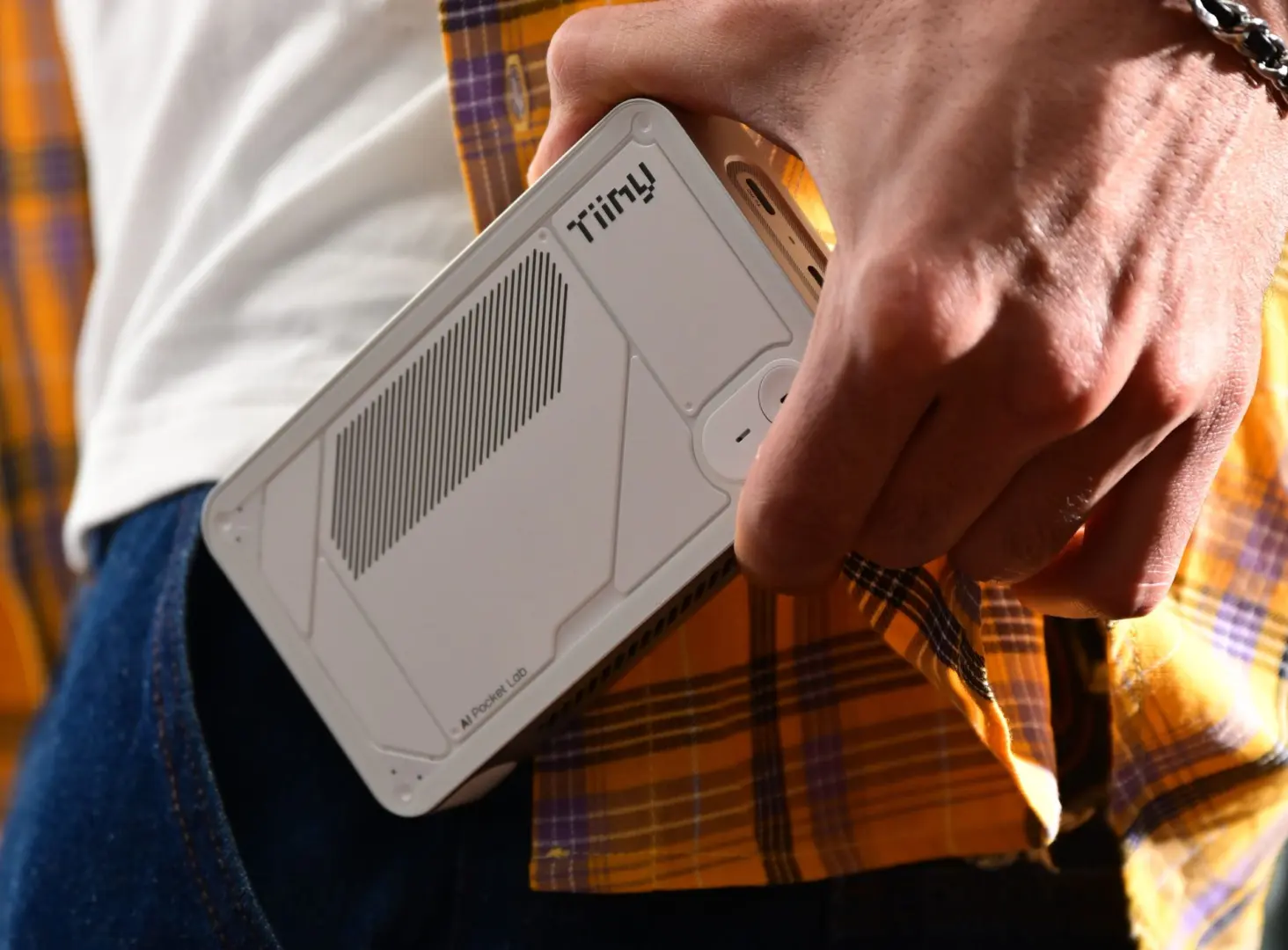 Avucunuza Sığan Süper Bilgisayar: Tiiny AI'dan Dünyanın En Küçük Yapay Zeka Cihazı Tanıtıldı!