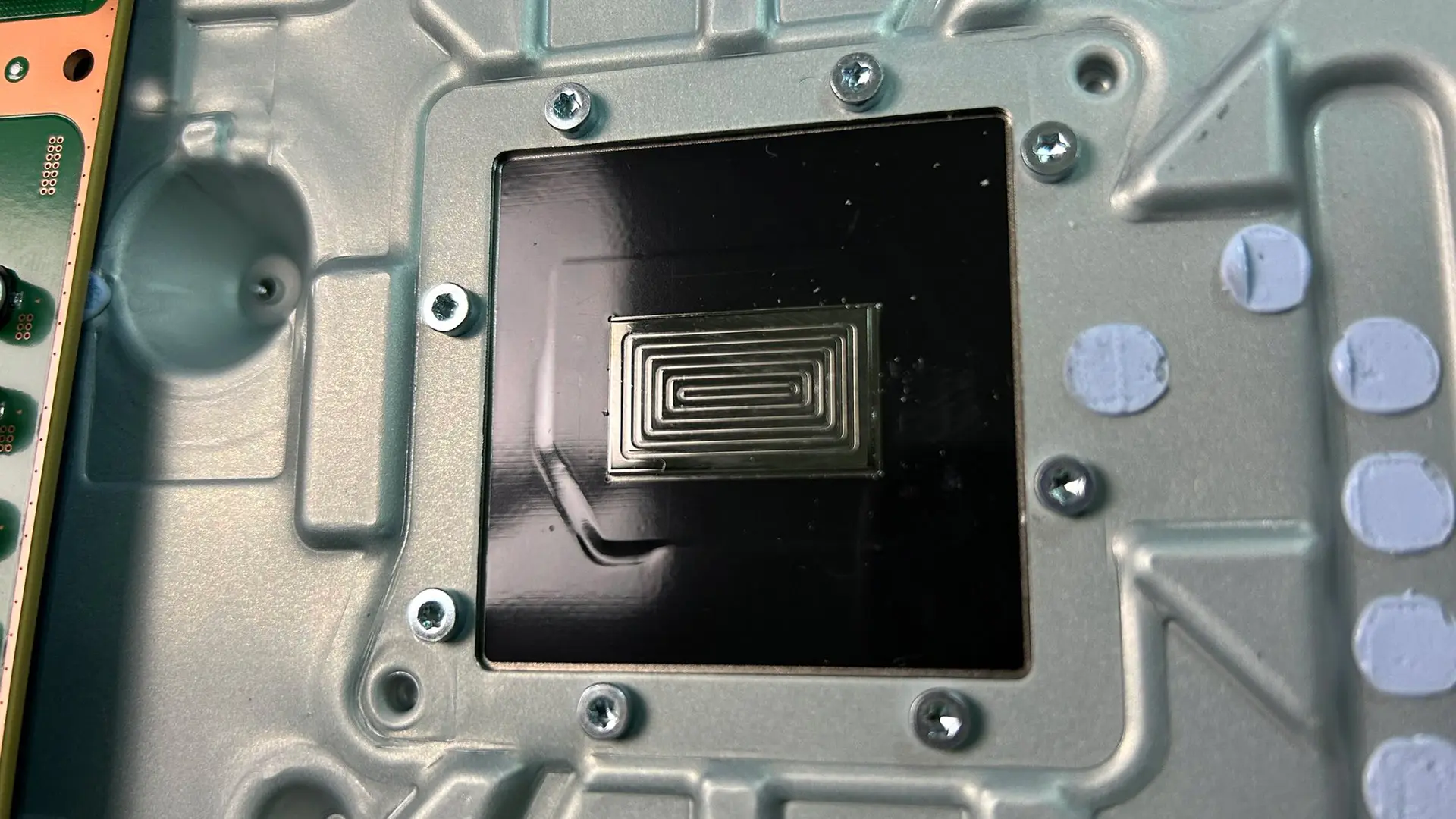 PS5 Slim’e Gizli Geliştirme: Pro Modelin Isı Emici Yeniliği Artık Daha Uygun Fiyatlı Modellerde!