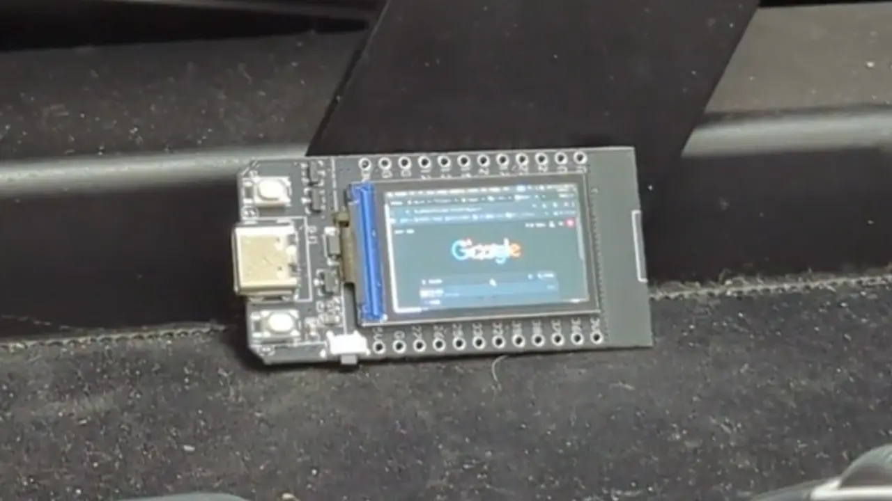 Gözlerinizi Kısarak Oynayabileceğiniz 10 Dolarlık Mini Monitör: ESP32 ile Kendi Görüntünüzü İzleyin!