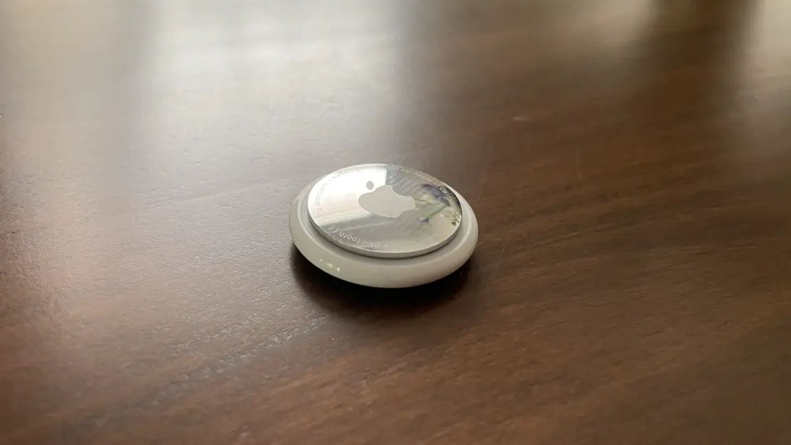 Apple'dan Şaşırtan Yapay Zeka Hamlesi: 2027'de 'Pin' Cihaz Geliyor!