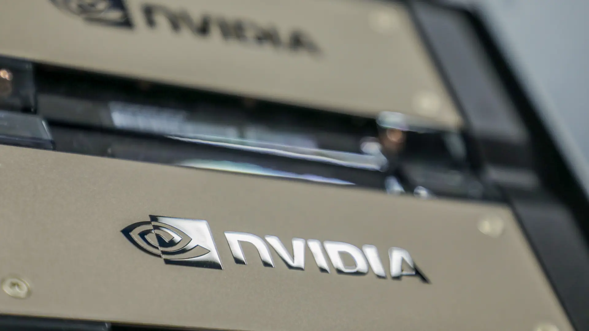 ABD'den Çin'e Yapay Zeka Hamlesi: Bulut Üzerinden Çip Erişimi Engelleniyor!