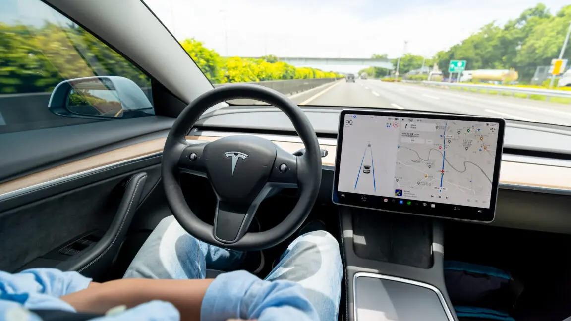 Tesla'dan Şaşırtan Karar: Otopilot Artık Ücretsiz Değil, Aylık Ücretle!